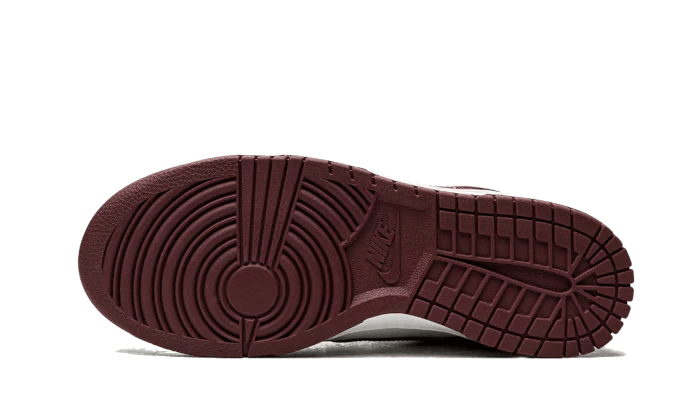 Nike Dunk Low Bordeaux (W)