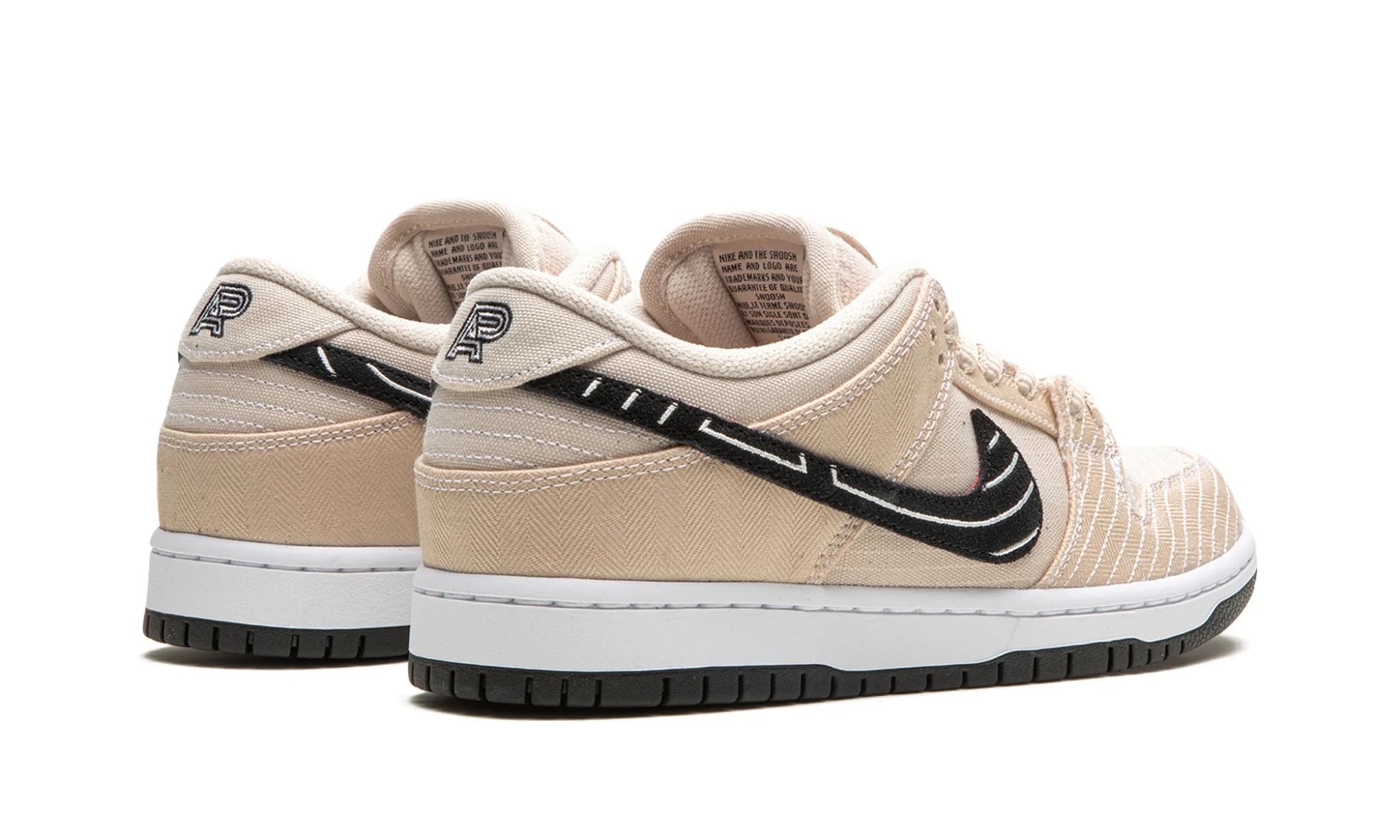 Nike SB Dunk Low x Albino & Preto Fossil