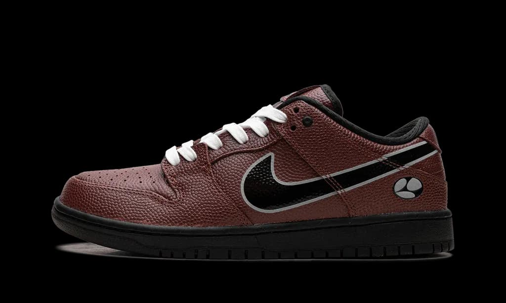 Nike SB Dunk Low Limosine Skateboards