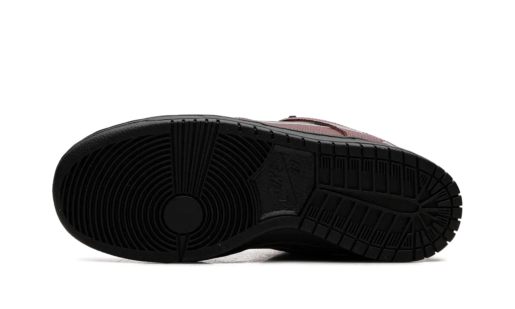 Nike SB Dunk Low Limosine Skateboards