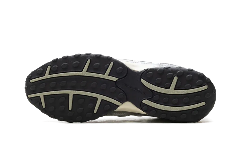 New Balance 204L Silver Metallic Sage Green