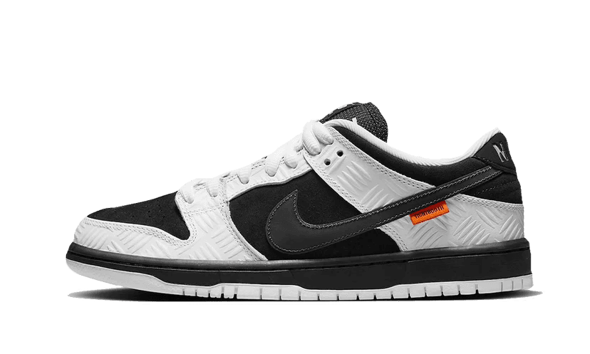 Nike SB Dunk Low TIGHTBOOTH