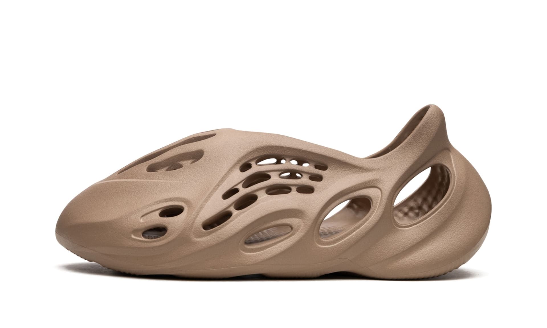 Yeezy Foam RNNR Clay Taupe | OVERCEZ
