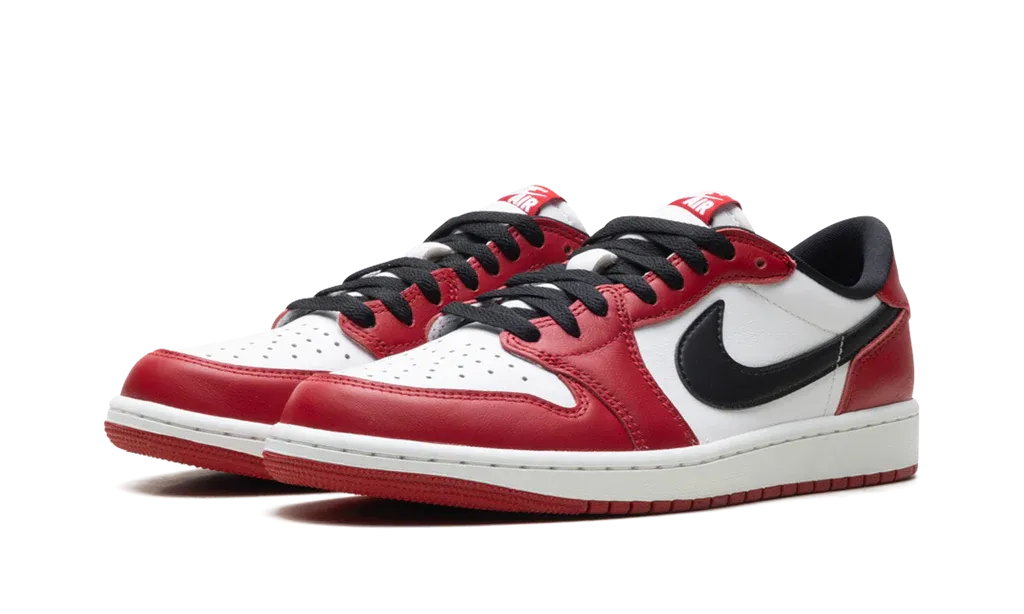 Air Jordan 1 Retro Low OG Chicago (2025)